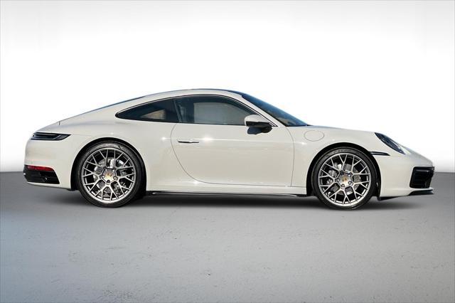 2022 porsche 911 carrera