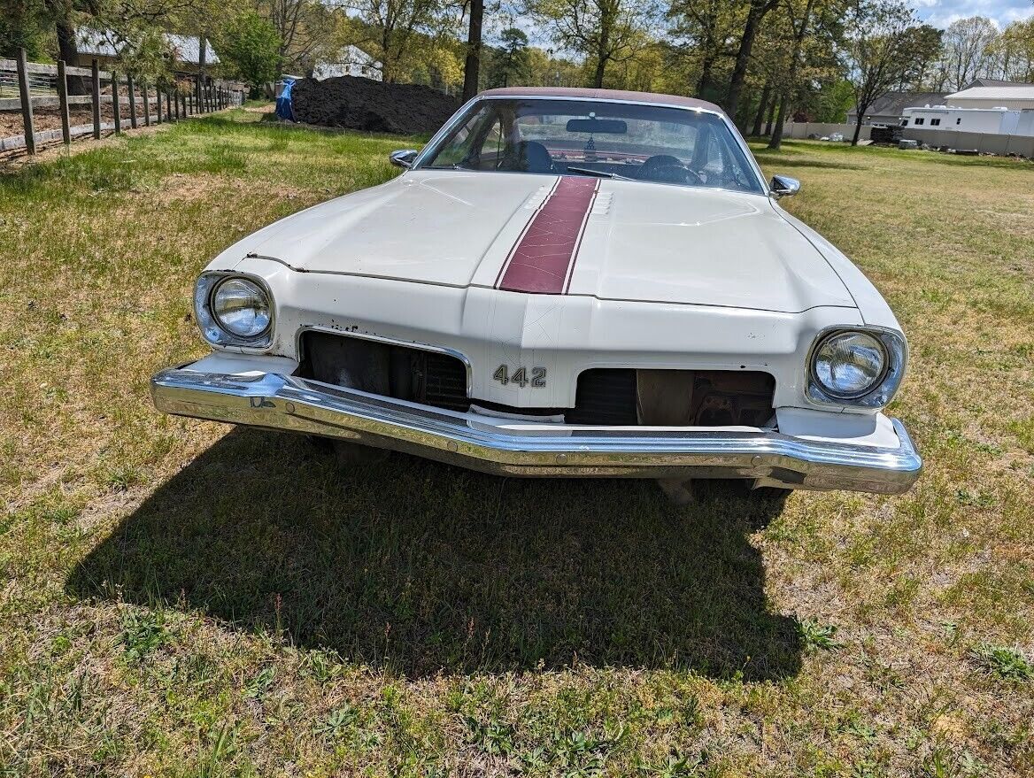 1973 oldsmobile cutlass 442(clone?) 4 speed manual