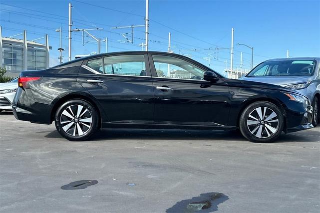 2021 nissan altima 2.5 sv