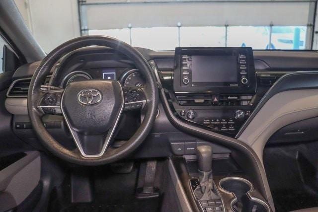 2021 toyota camry hybrid le