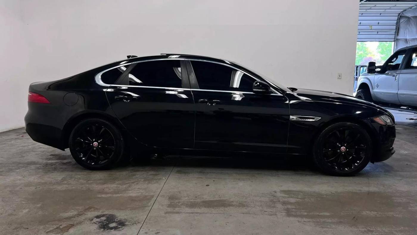 2017 jaguar xf 20d premium