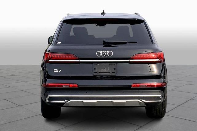 2024 audi q7 45 premium plus