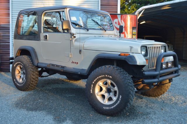 1989 6-cylinder jeep wrangler, yj with hard top and hard doors 3-4 inch lift kit