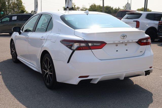 2022 toyota camry se