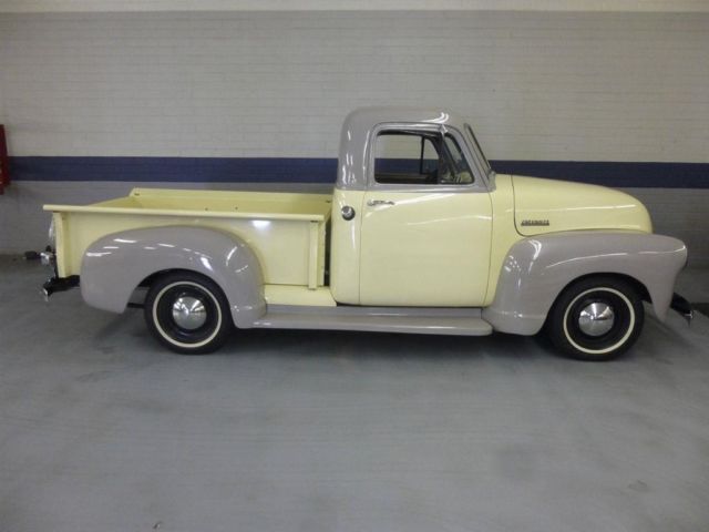 1952 chevrolet 1/2 ton- short bed stepside pick up