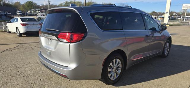 2018 chrysler pacifica touring-l