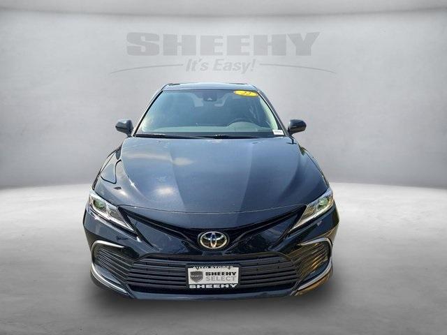 2022 toyota camry le
