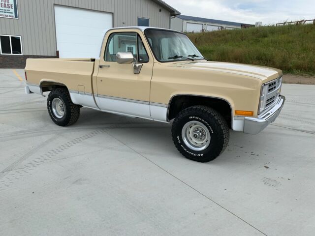 1986 chevrolet custom deluxe, k10, 4x4, new paint, short box!!! no reserve!!!
