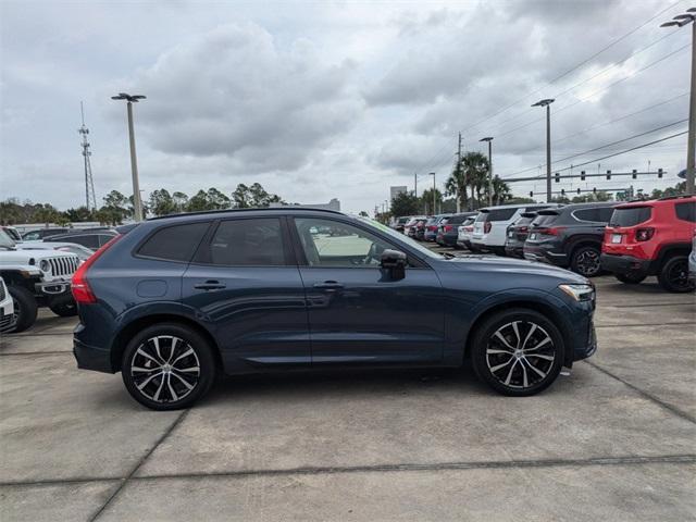 2023 volvo xc60 b5 plus dark theme