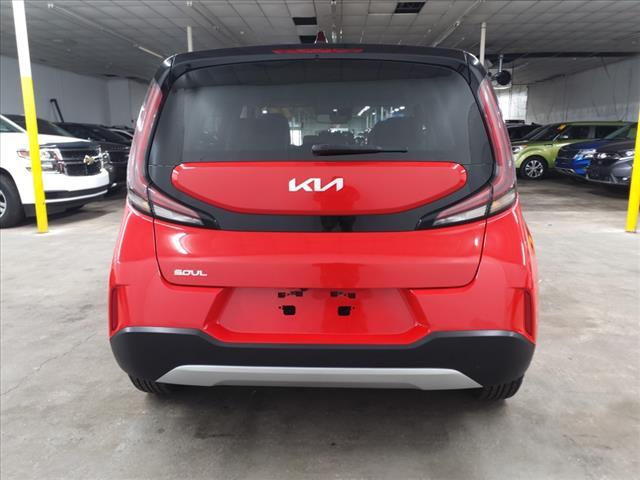 2023 kia soul lx