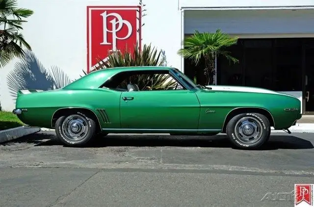 1969 camaro z/28 - rallye green on white - 4 speed - a sensational z/28!