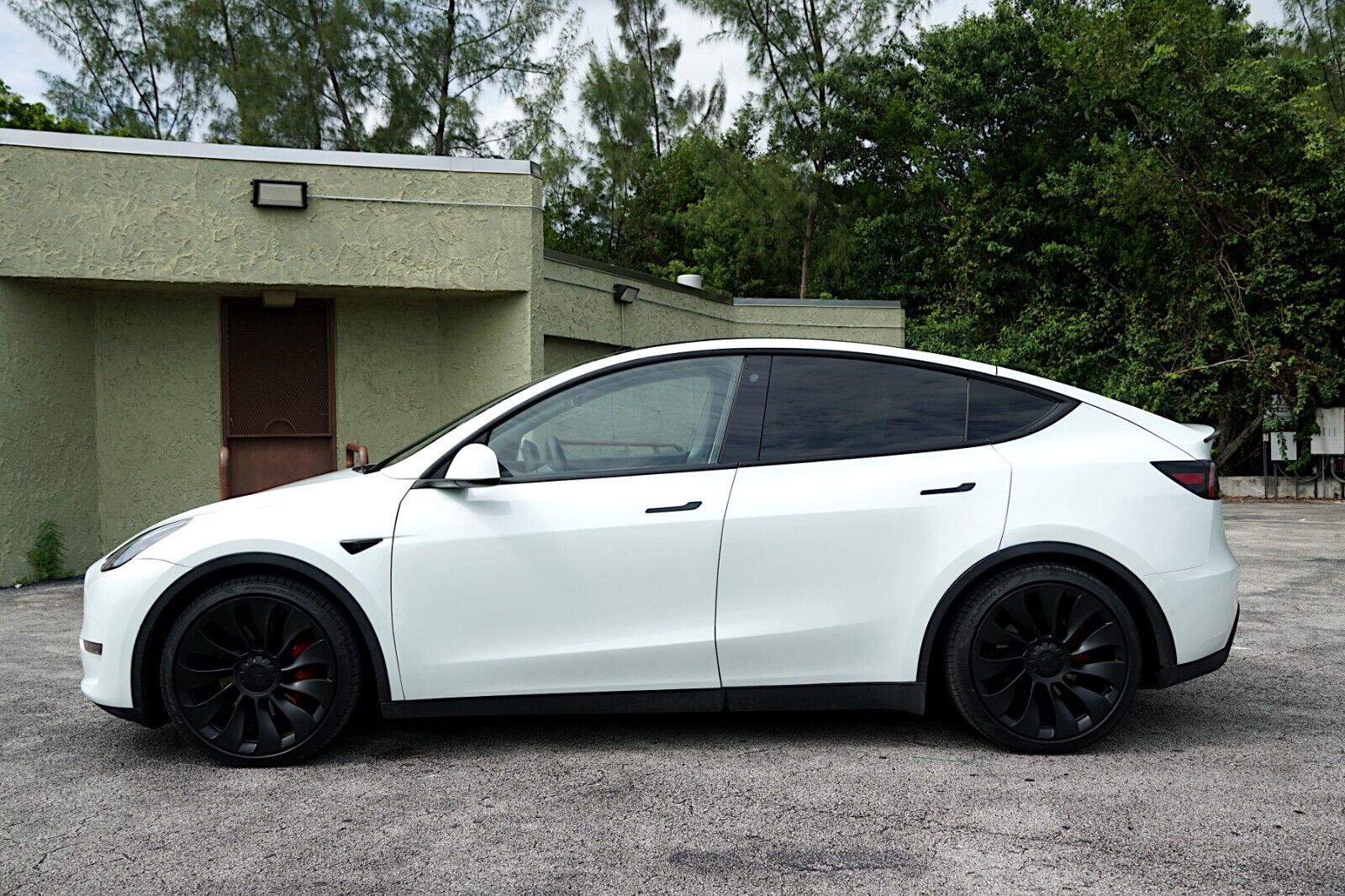 2022 tesla model y 450hp performance awd w/ 28k miles! ** free delivery **