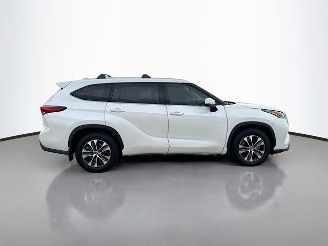 2021 toyota highlander xle