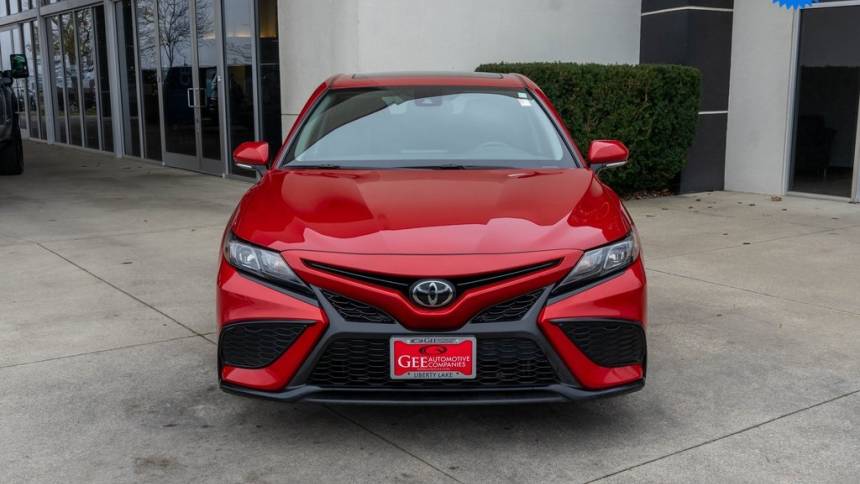2022 toyota camry se
