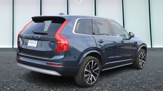 2022 volvo xc90 t6 momentum 7-passenger