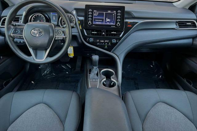 2023 toyota camry le