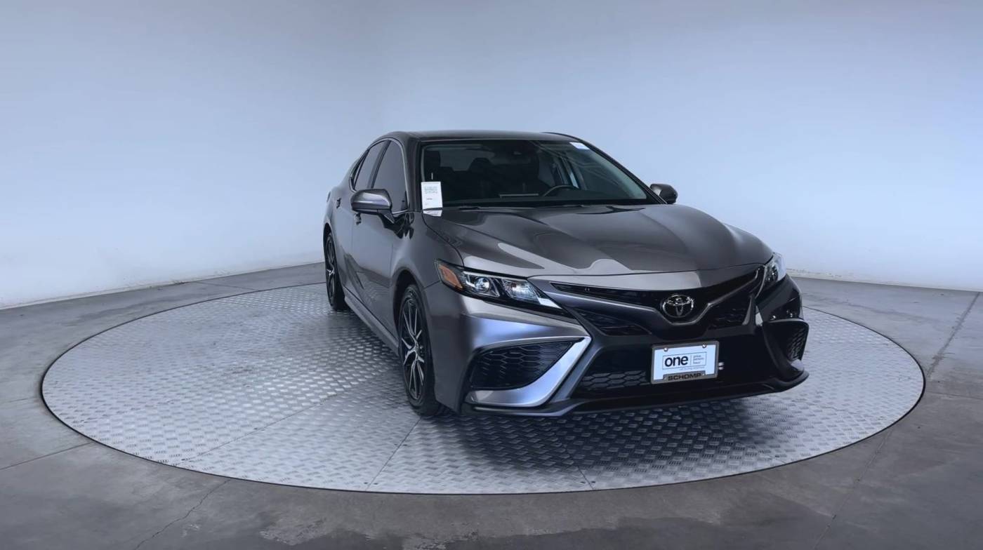 2021 toyota camry se