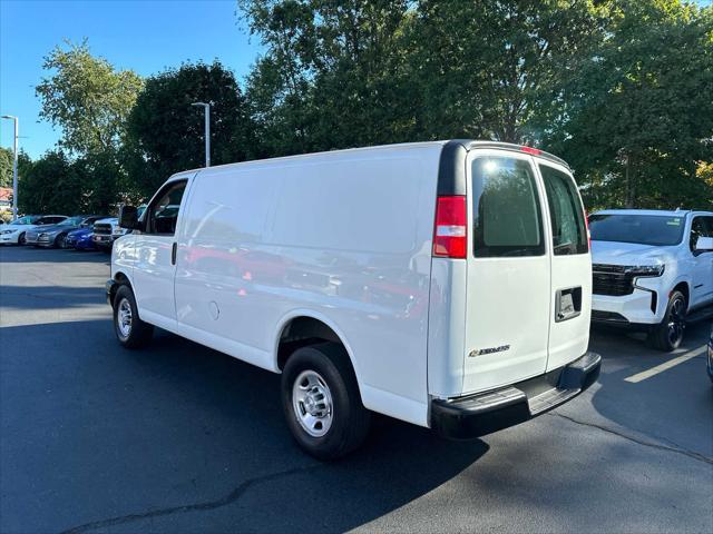 2021 chevrolet express 2500 rwd 2500 regular wheelbase wt