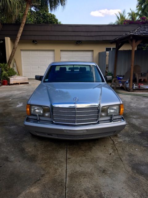 silver mercedes-benz 420sel