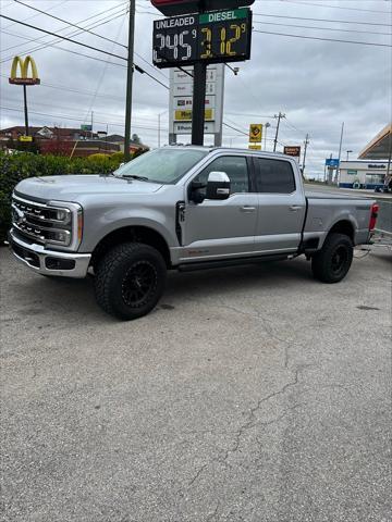 2023 ford f-350 lariat