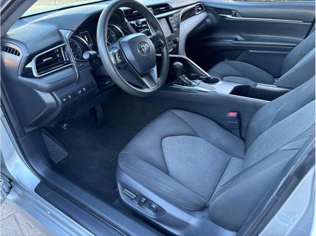 2019 toyota camry le