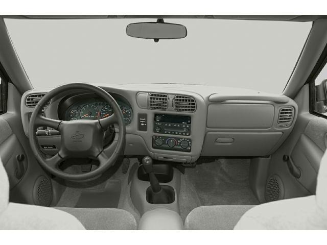 2003 chevrolet s-10 base