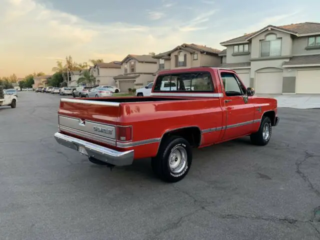 1987 chevy silverado 1500. short bed 2 wheel drive. 350 v-8 fuel injected