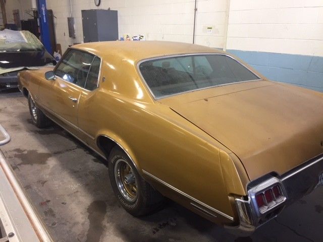 1972 oldsmobile cutlass supreme v8,automatic,factory air conditioning,dash tach