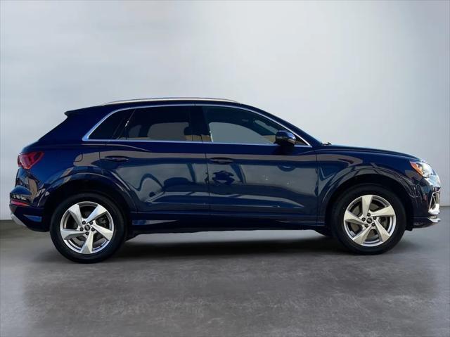 2022 audi q3 40 premium