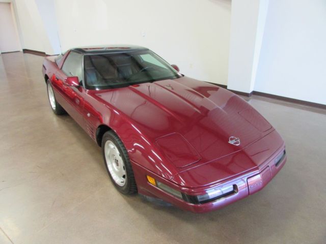 1993 chevrolet corvette, maroon with 51086 miles available now!