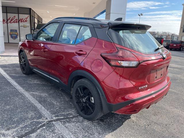 2022 nissan kicks sr
