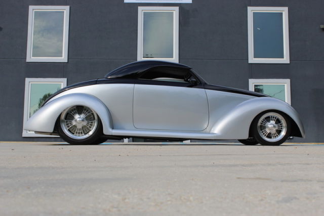 1939 ford custom convertible/ ls1 engine* a/c* loaded!