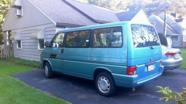 1993 volkswagen eurovan gl standard passenger van 3-door 2.5l