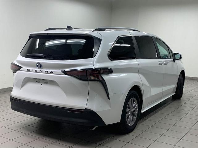 2024 toyota sienna xle