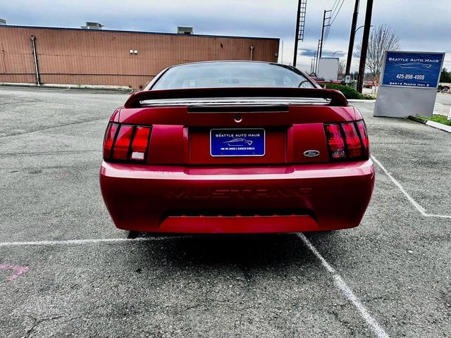 1999 ford mustang base