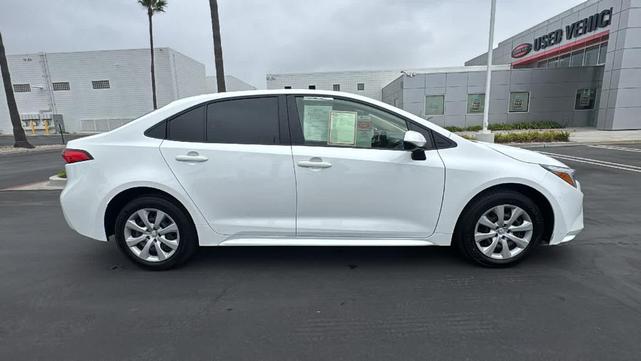 2024 toyota corolla hybrid le