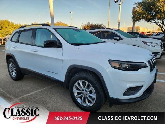 2022 jeep cherokee latitude lux