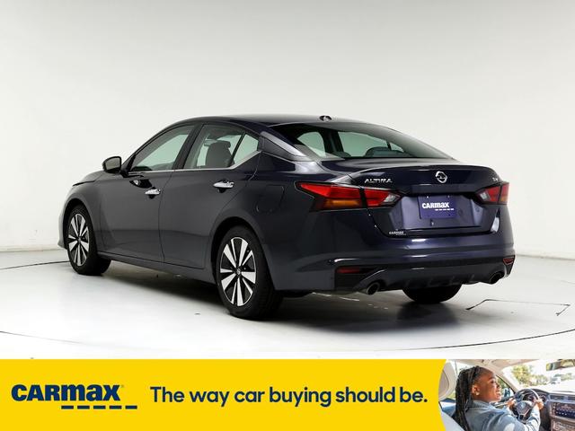 2022 nissan altima sv