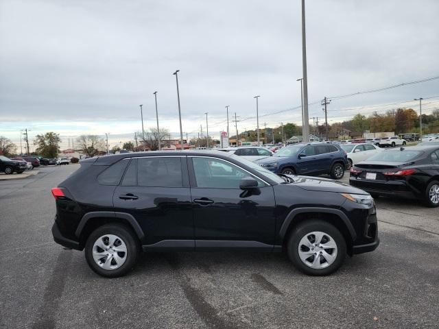 2023 toyota rav4 le