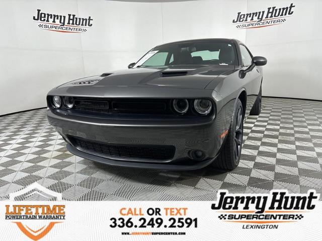 2020 dodge challenger sxt