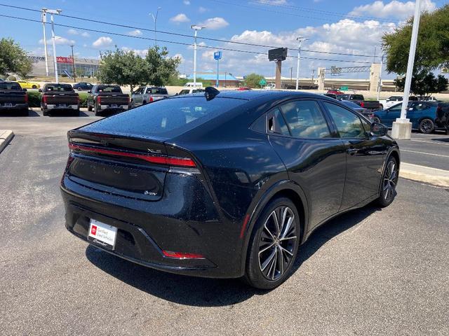 2024 toyota prius xle
