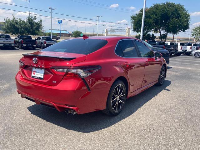 2021 toyota camry se