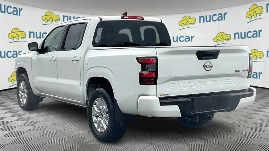 2022 nissan frontier sv