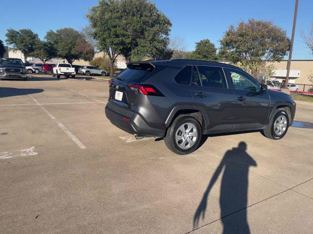 2020 toyota rav4 le