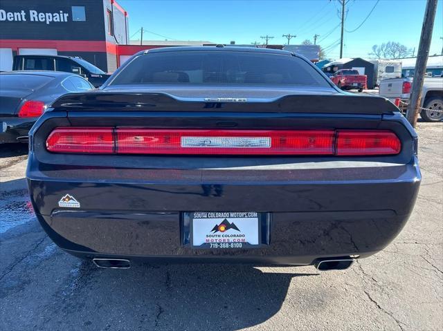2012 dodge challenger sxt