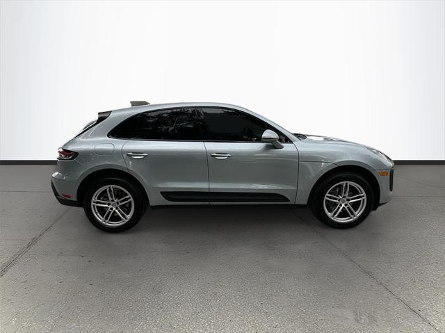 2022 porsche macan base