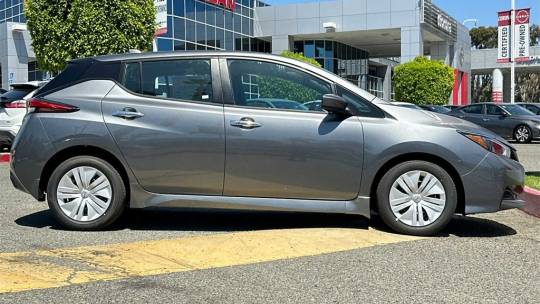 2025 Nissan Leaf