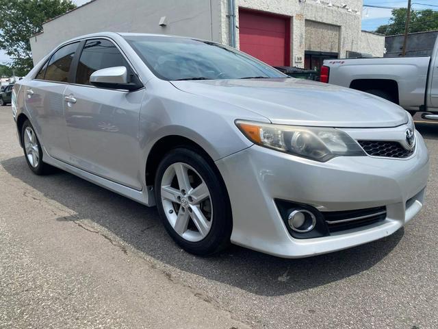 2014 toyota camry se