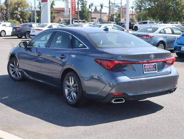 2022 toyota avalon xle