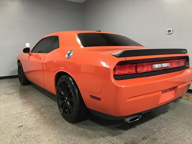 2009 dodge challenger srt8